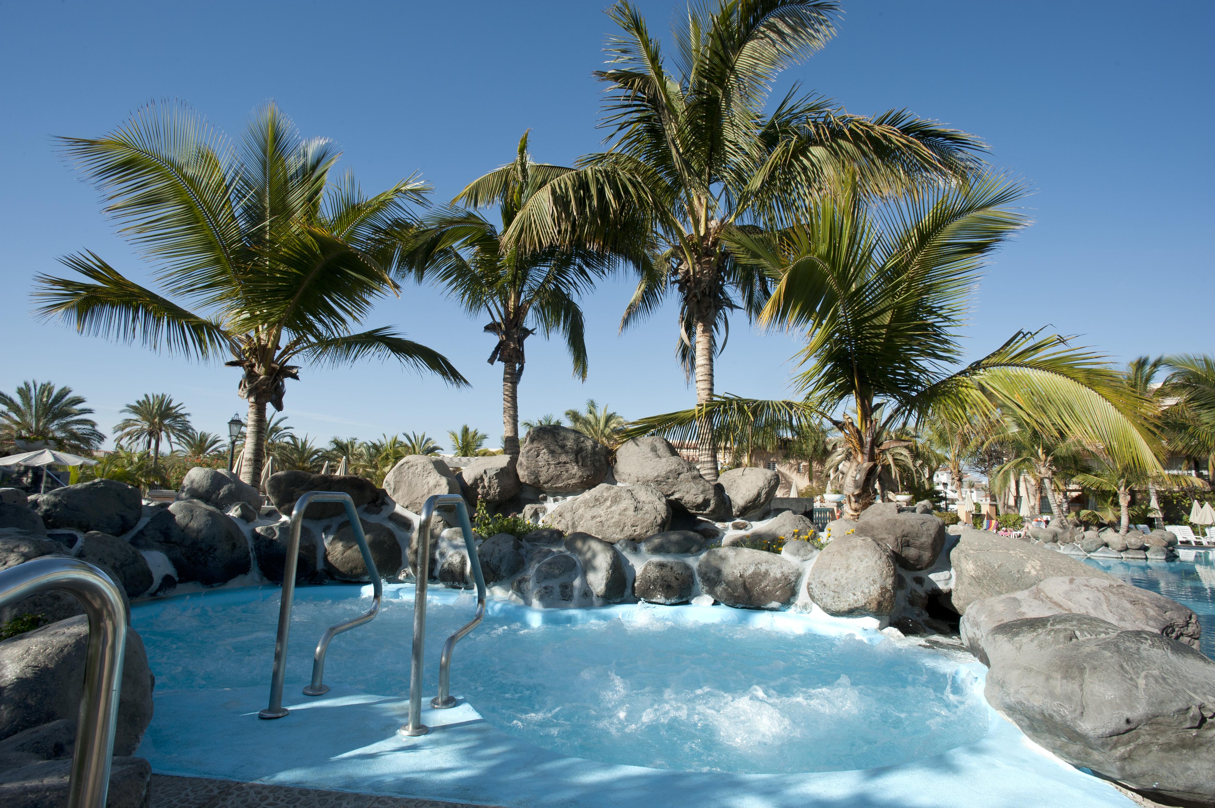 Palm Oasis Hotel